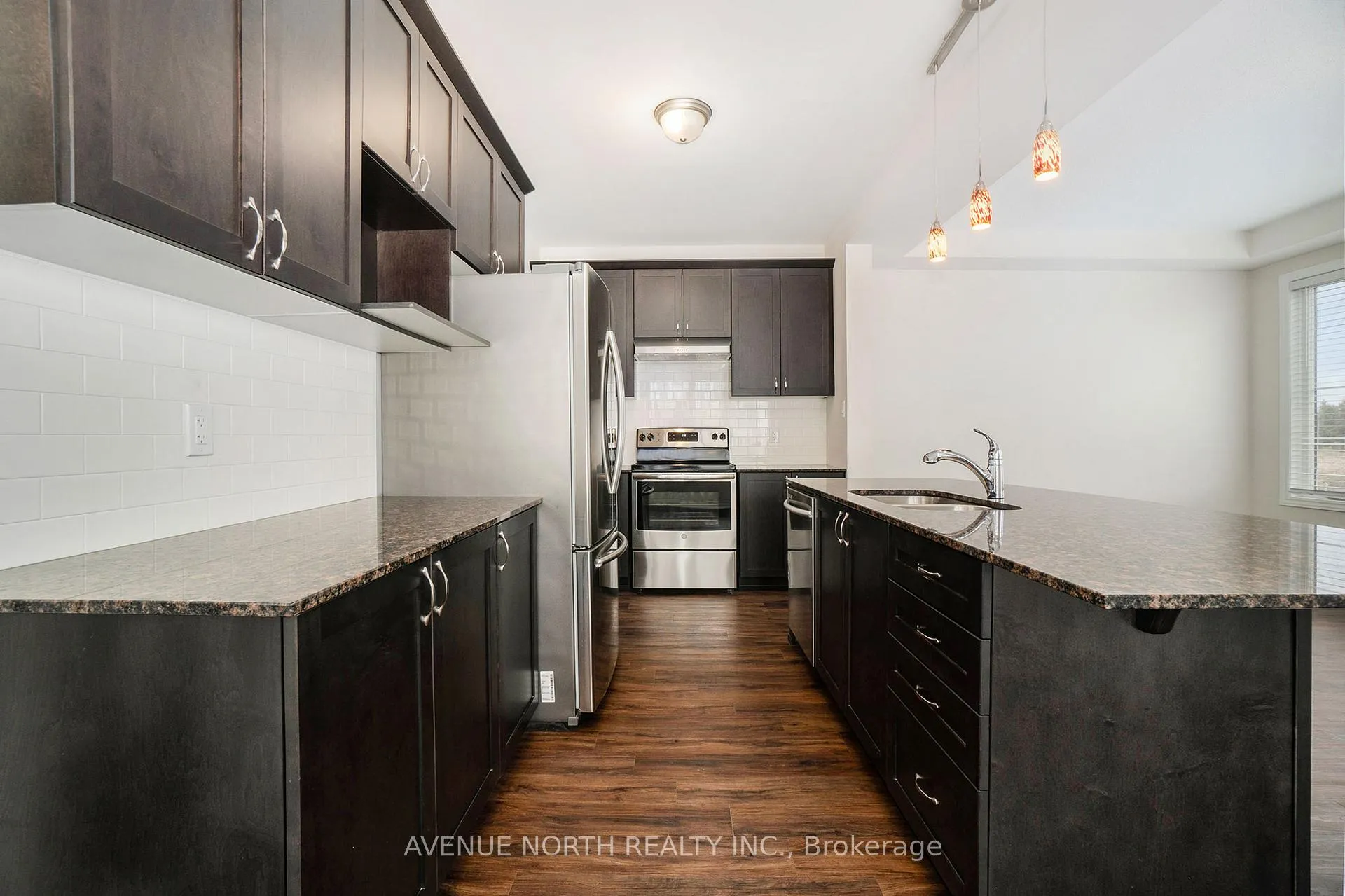Photo 11 of 157 Cranesbill Road, Ottawa, Kanata - Emerald Meadows/Trailwest — HOMEH