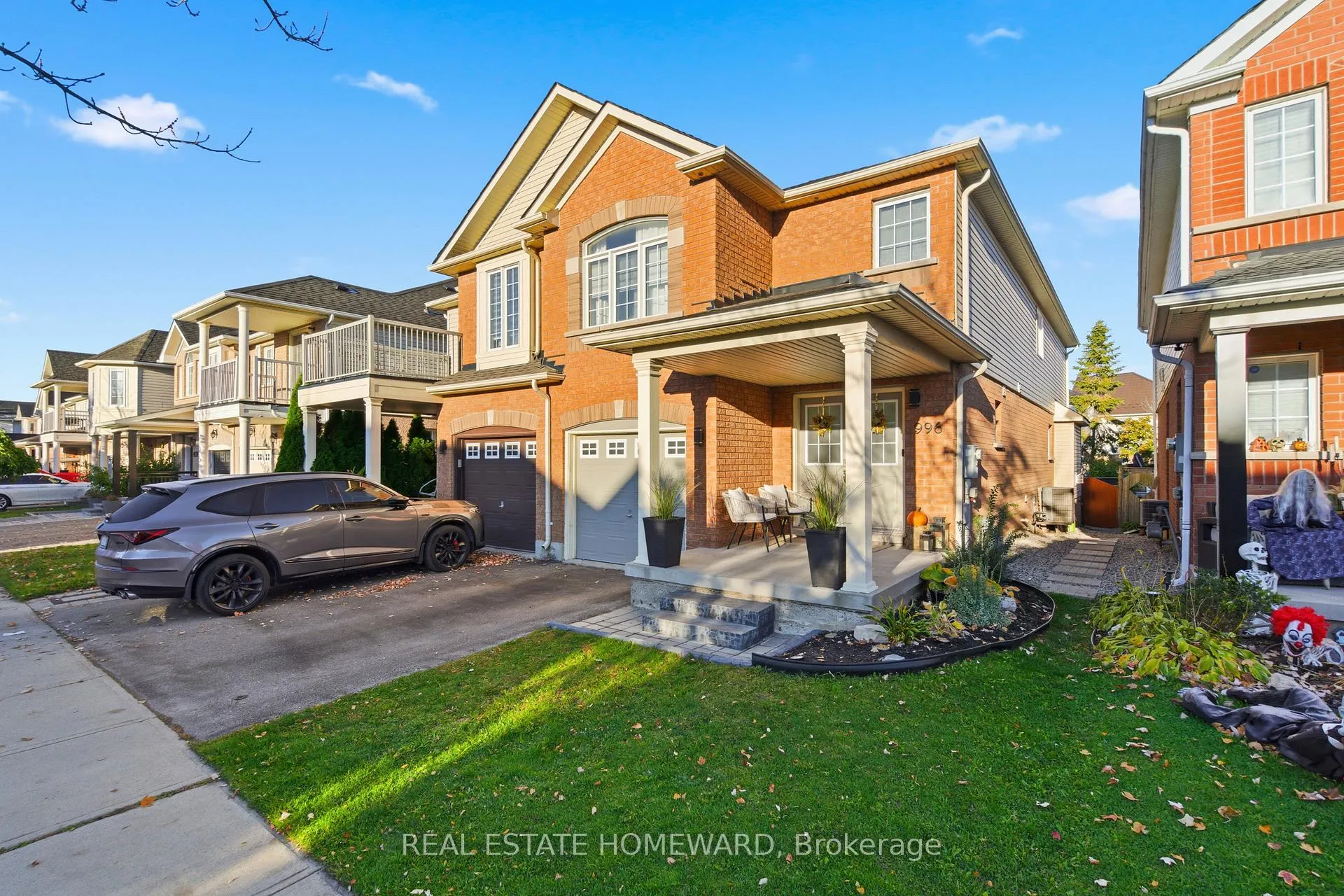 Front of 996 Donnelly Street