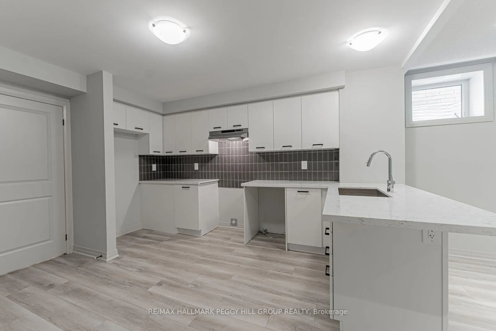 Photo 13 of 5 Amsterdam Drive, Barrie, Innis-Shore — HOMEH