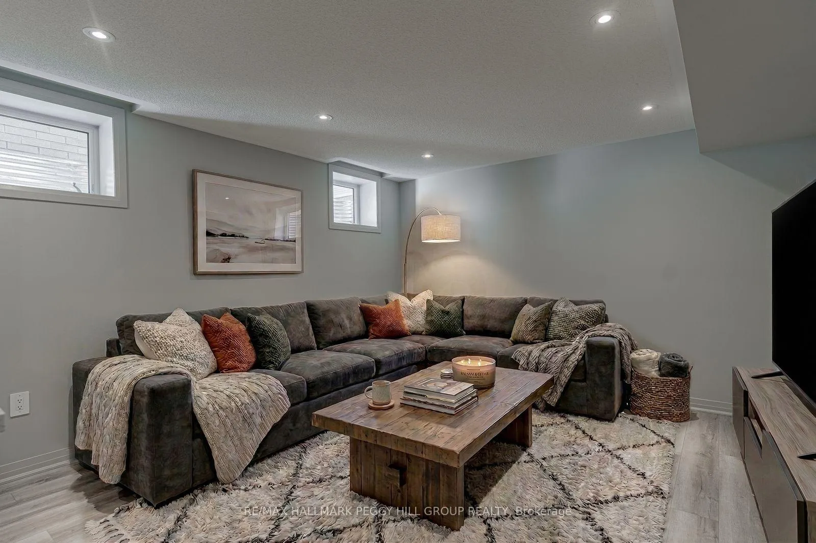 Photo 15 of 5 Amsterdam Drive, Barrie, Innis-Shore — HOMEH