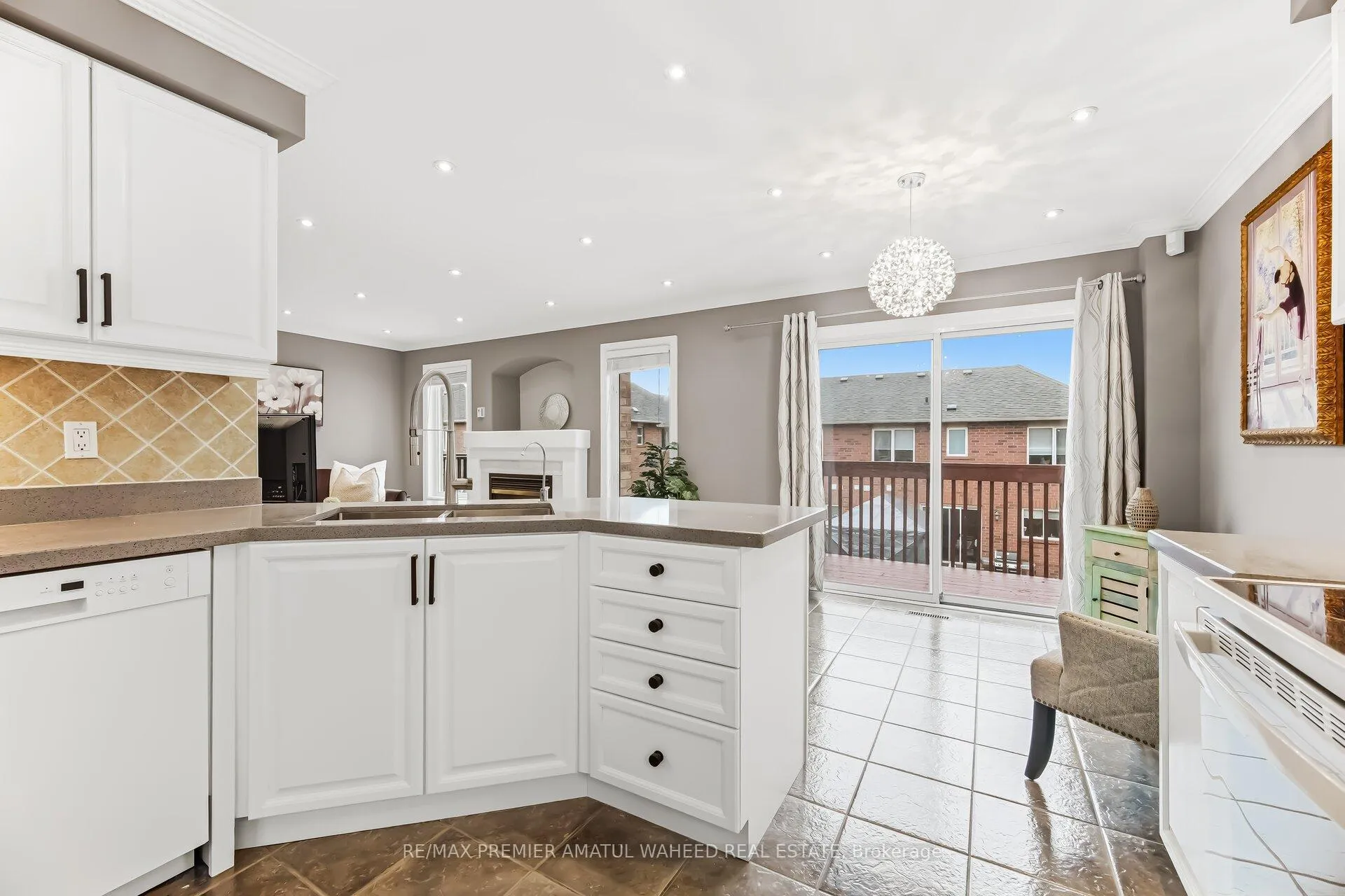 Photo 11 of 246 Equator Crescent, Vaughan, Vellore Village — HOMEH