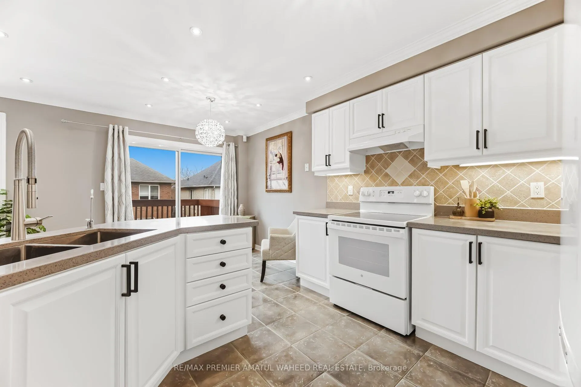 Photo 12 of 246 Equator Crescent, Vaughan, Vellore Village — HOMEH