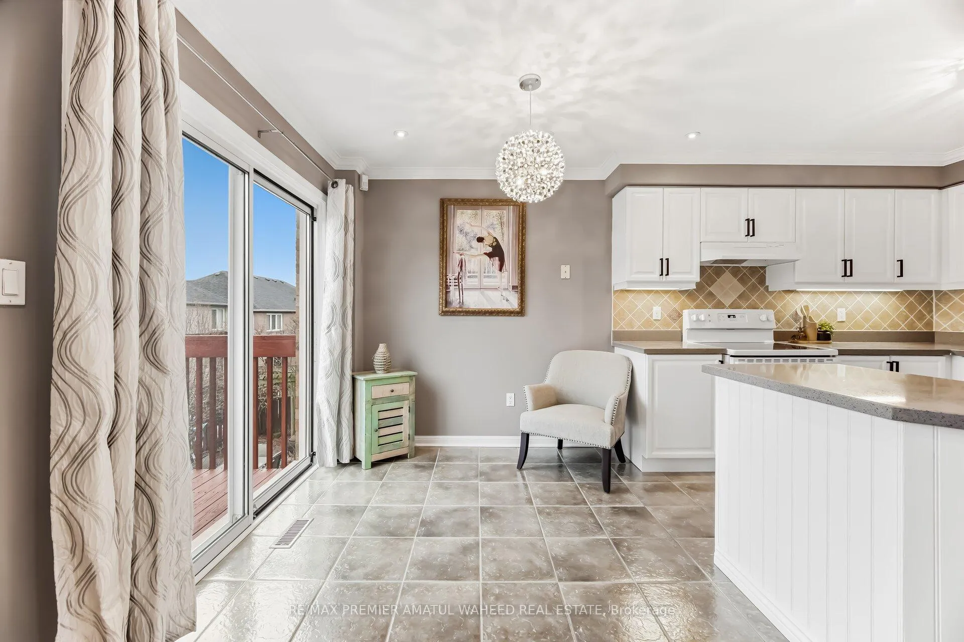 Photo 14 of 246 Equator Crescent, Vaughan, Vellore Village — HOMEH