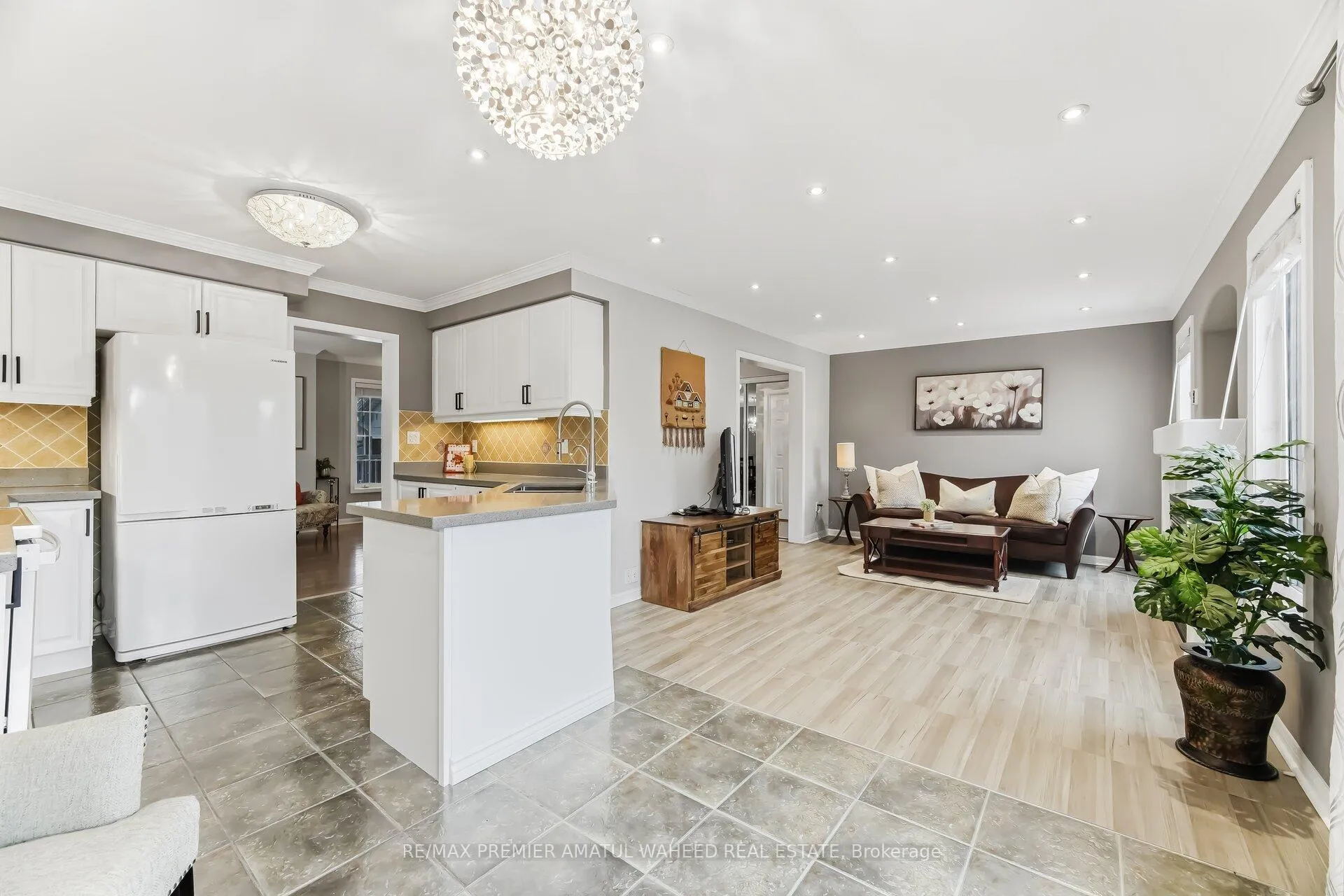 Photo 15 of 246 Equator Crescent, Vaughan, Vellore Village — HOMEH