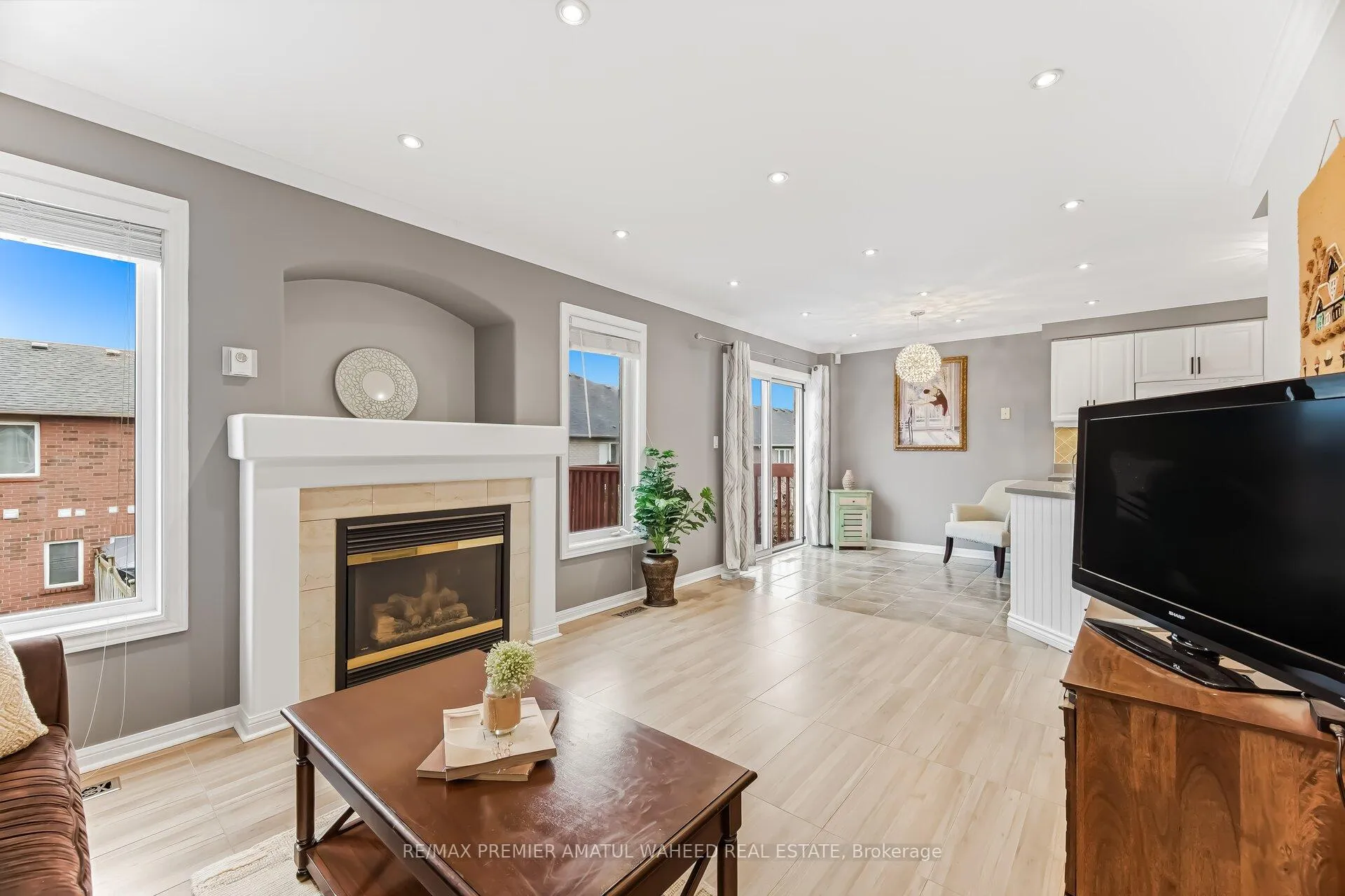 Photo 17 of 246 Equator Crescent, Vaughan, Vellore Village — HOMEH