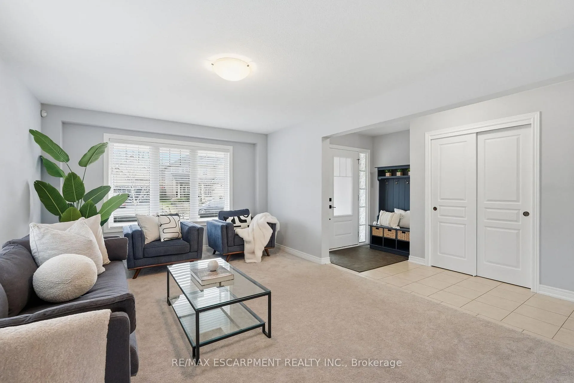 Photo 3 of 4021 Bush Crescent, Lincoln, Beamsville — HOMEH