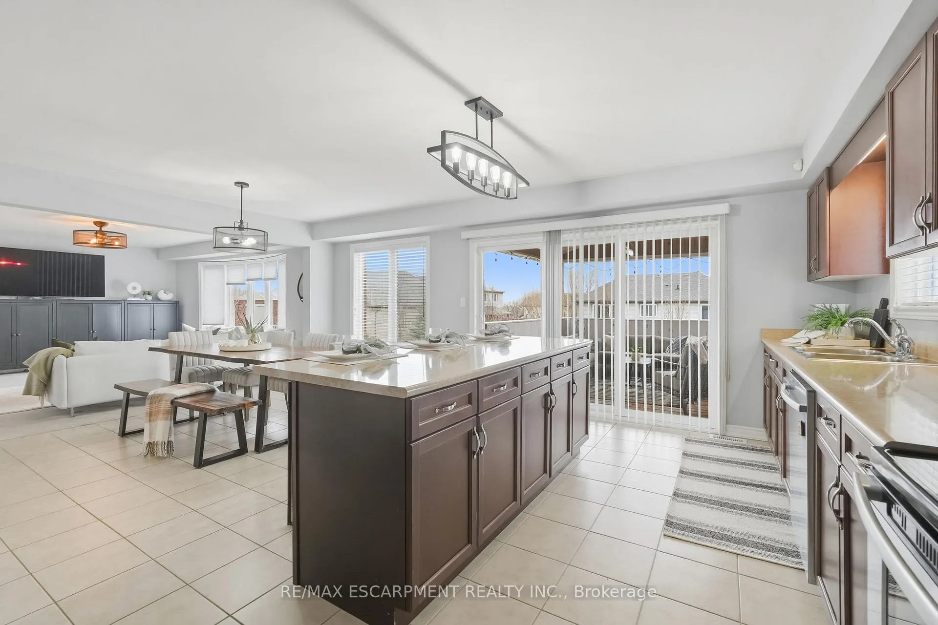 Photo 10 of 4021 Bush Crescent, Lincoln, Beamsville — HOMEH