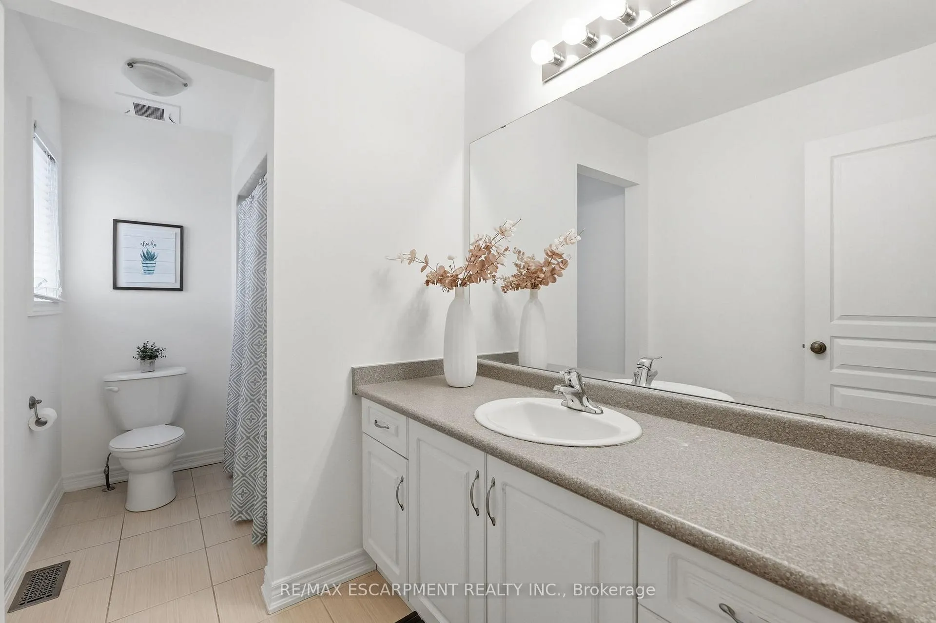 Photo 28 of 4021 Bush Crescent, Lincoln, Beamsville — HOMEH