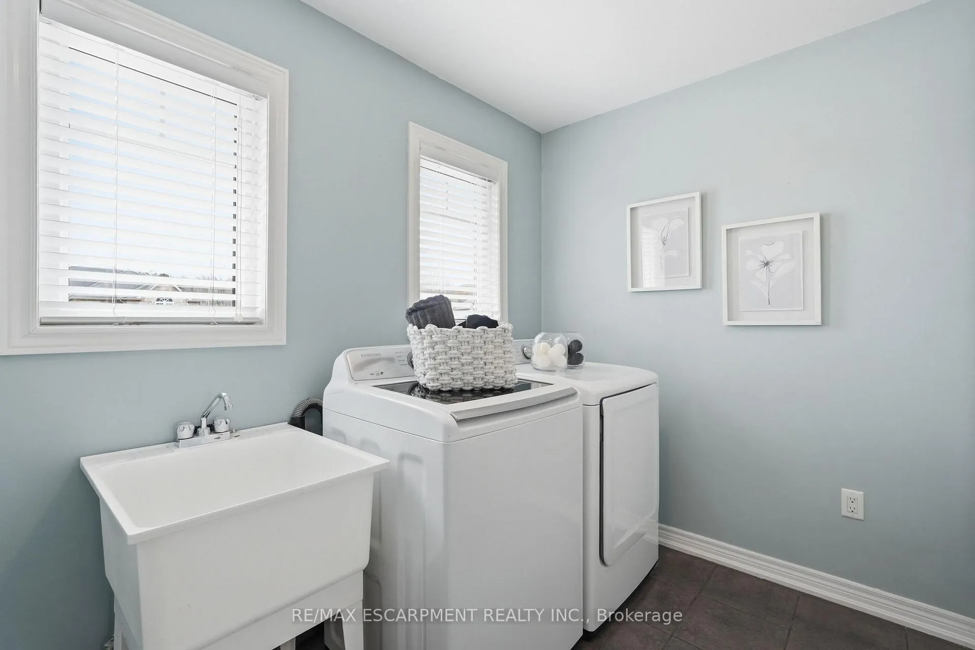 Photo 30 of 4021 Bush Crescent, Lincoln, Beamsville — HOMEH