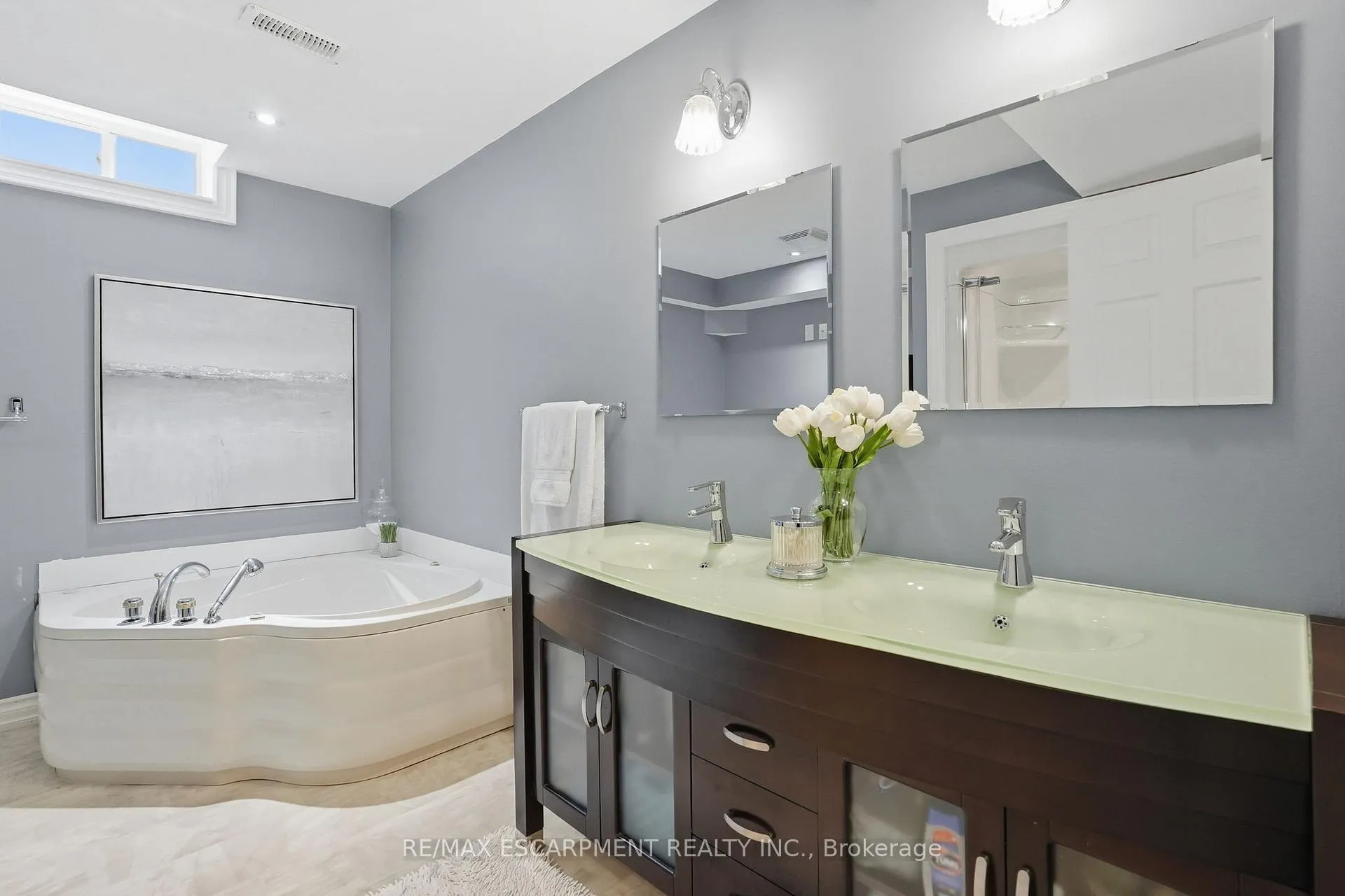 Photo 38 of 4021 Bush Crescent, Lincoln, Beamsville — HOMEH