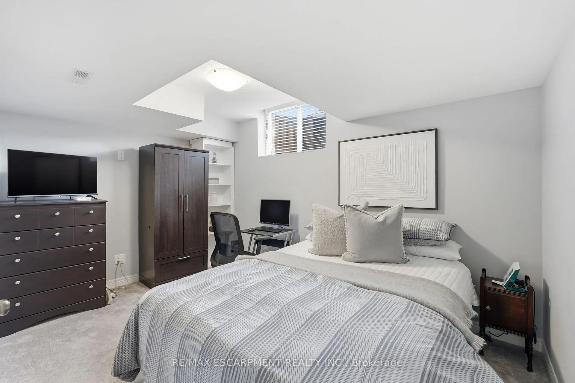 Photo 40 of 4021 Bush Crescent, Lincoln, Beamsville — HOMEH
