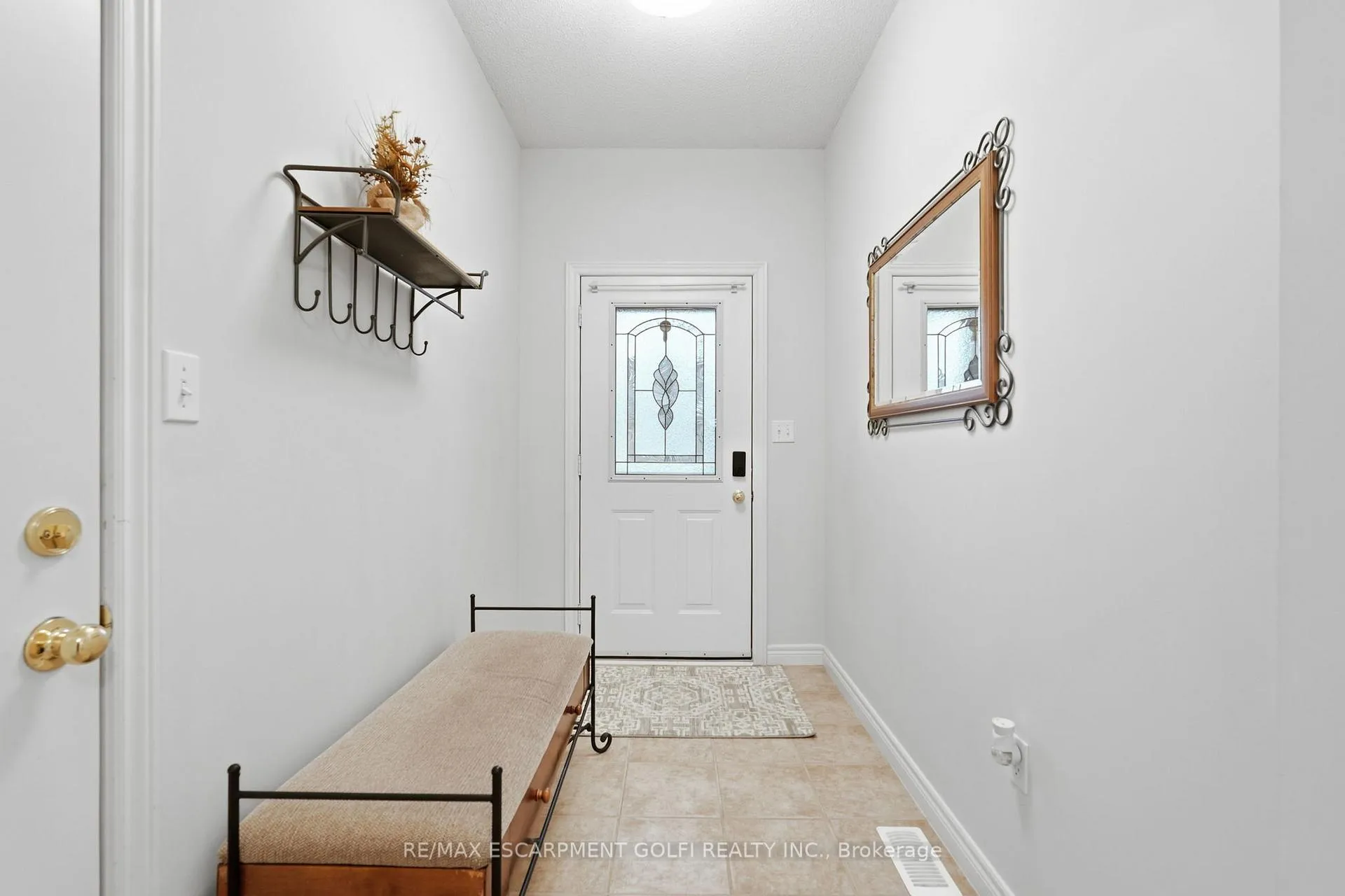 Photo 3 of 26 Cathy Drive, Hamilton, Twenty Place — HOMEH