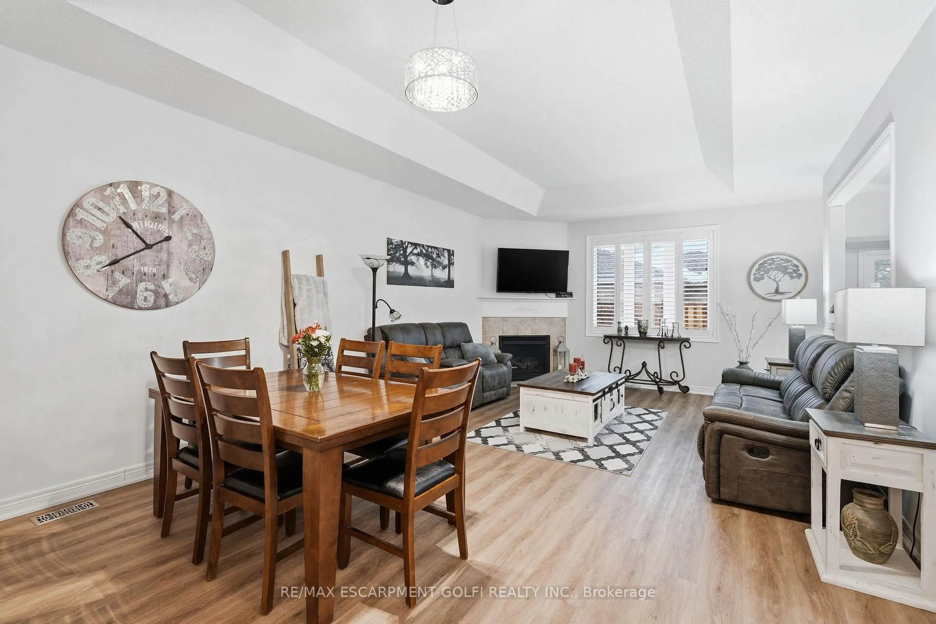 Photo 6 of 26 Cathy Drive, Hamilton, Twenty Place — HOMEH