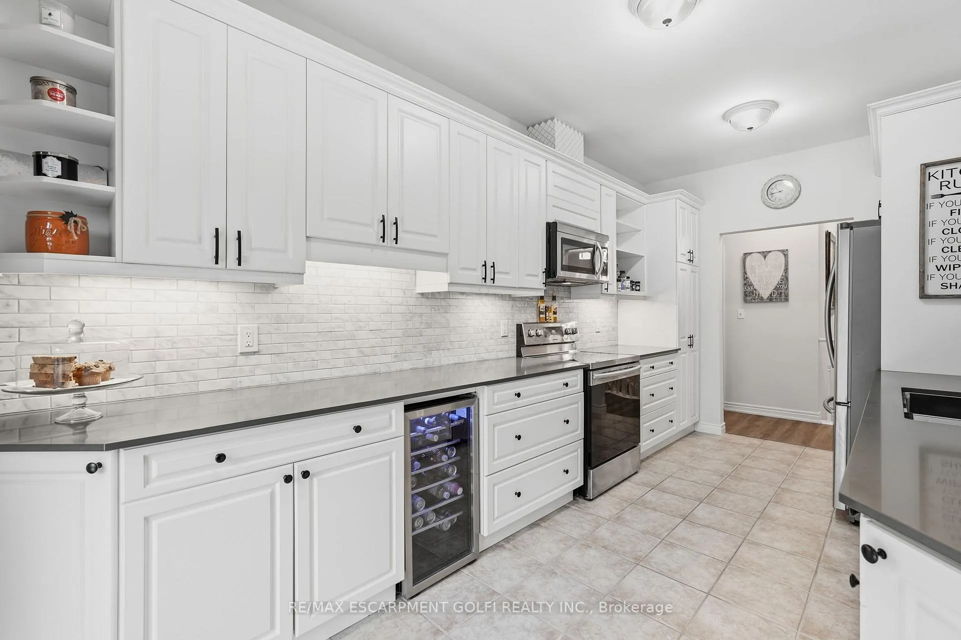 Photo 16 of 26 Cathy Drive, Hamilton, Twenty Place — HOMEH