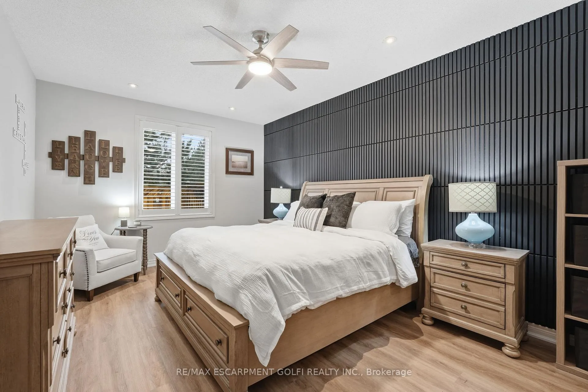 Photo 17 of 26 Cathy Drive, Hamilton, Twenty Place — HOMEH