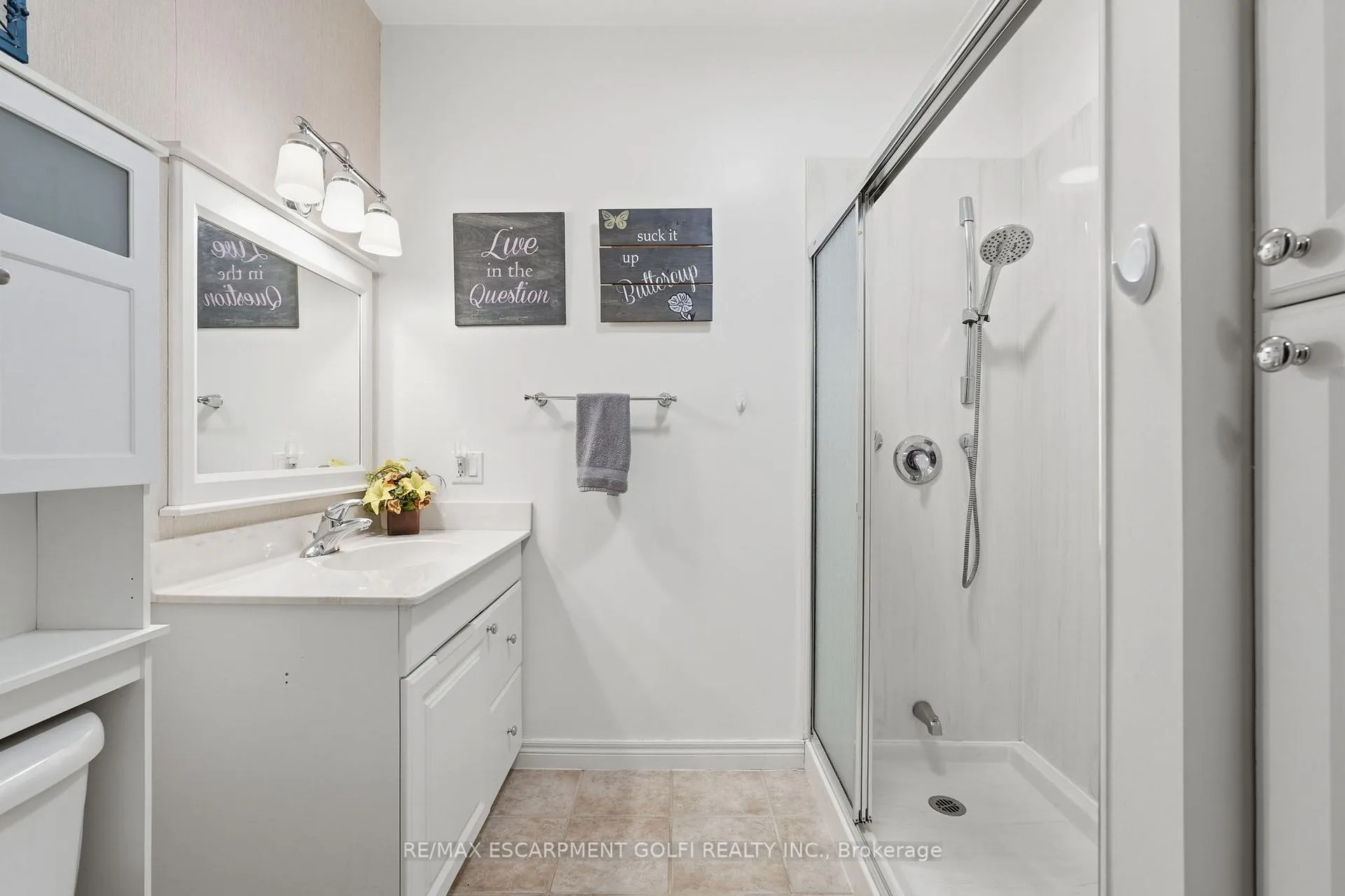 Photo 19 of 26 Cathy Drive, Hamilton, Twenty Place — HOMEH