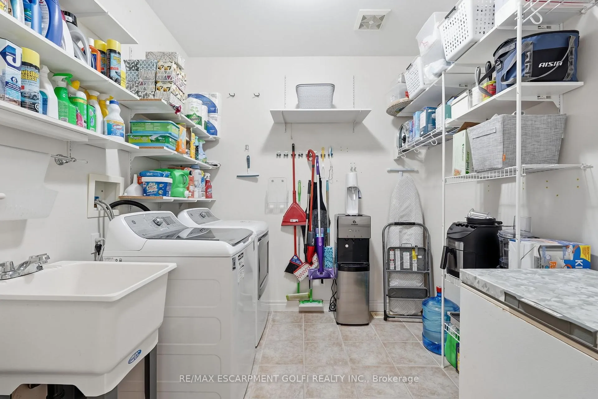 Photo 23 of 26 Cathy Drive, Hamilton, Twenty Place — HOMEH