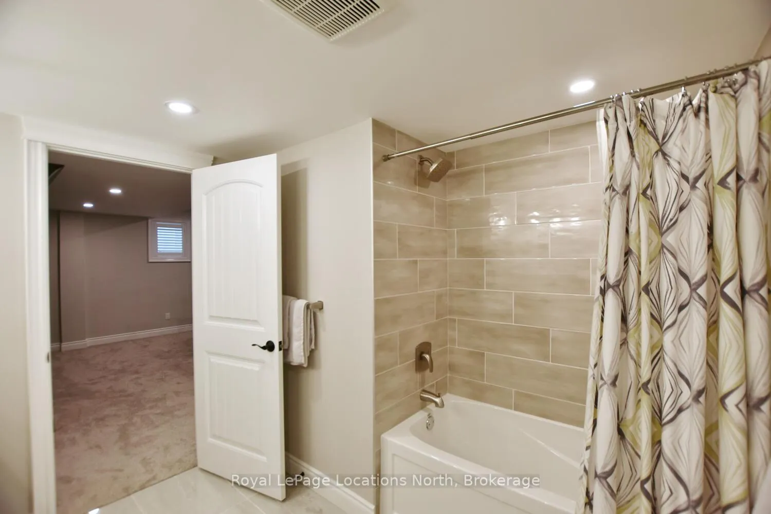 Photo 43 of 65 Waterview Road, Wasaga Beach — HOMEH