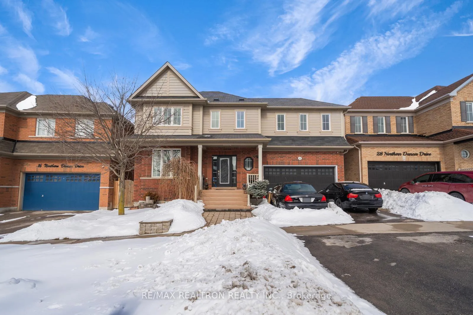 Photo 2 of 22 Northern Dancer Drive, Oshawa, Windfields — HOMEH