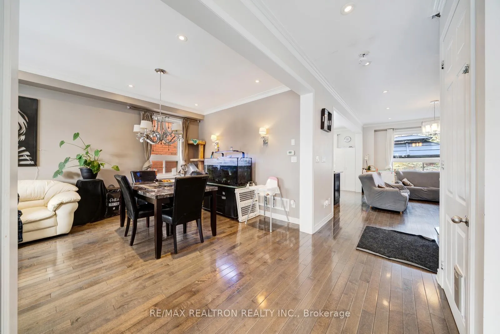 Photo 5 of 22 Northern Dancer Drive, Oshawa, Windfields — HOMEH
