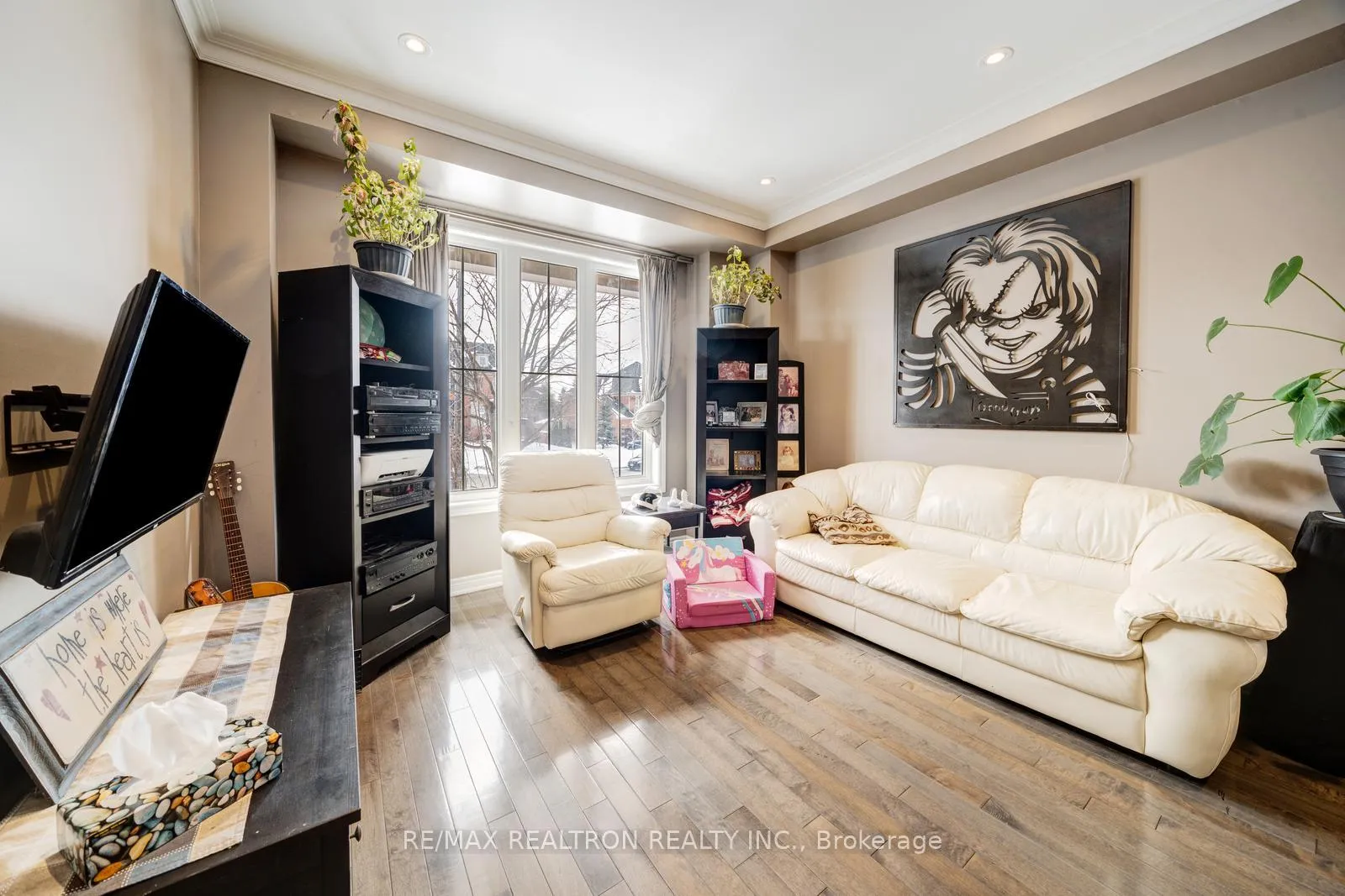 Photo 7 of 22 Northern Dancer Drive, Oshawa, Windfields — HOMEH