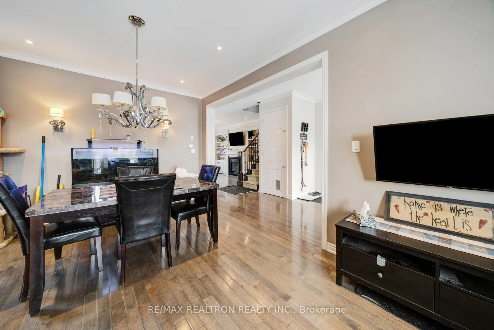 Photo 9 of 22 Northern Dancer Drive, Oshawa, Windfields — HOMEH