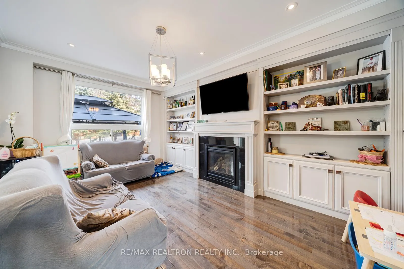Photo 11 of 22 Northern Dancer Drive, Oshawa, Windfields — HOMEH