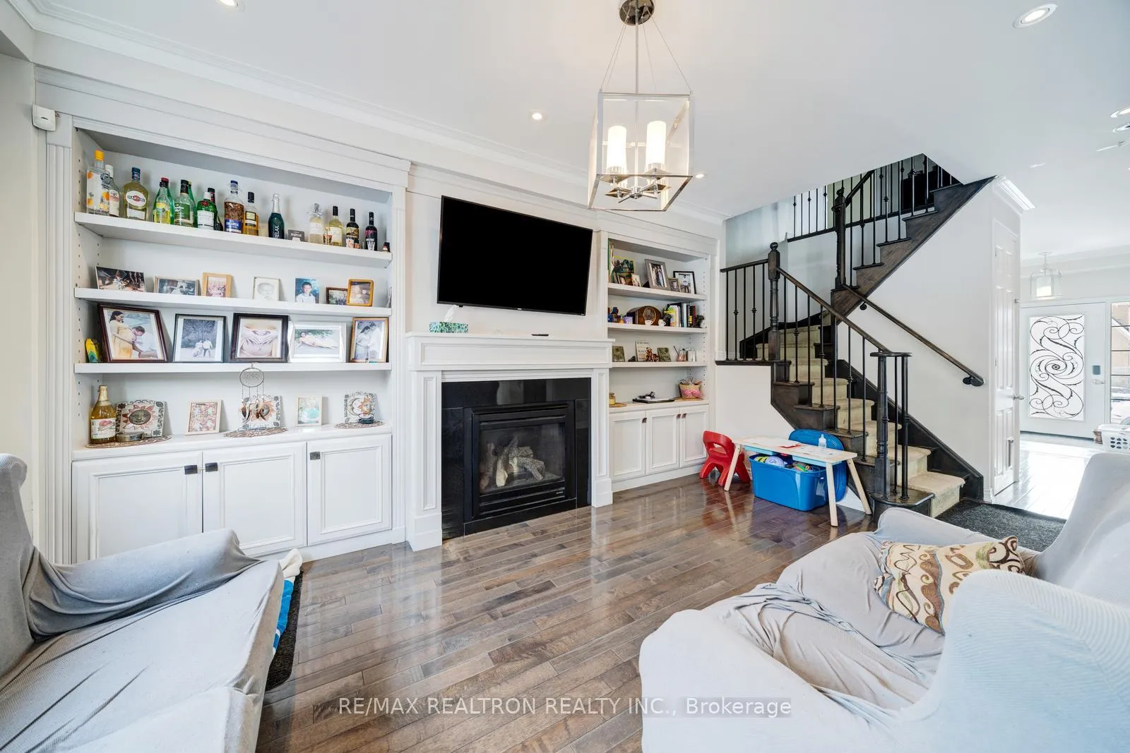 Photo 12 of 22 Northern Dancer Drive, Oshawa, Windfields — HOMEH