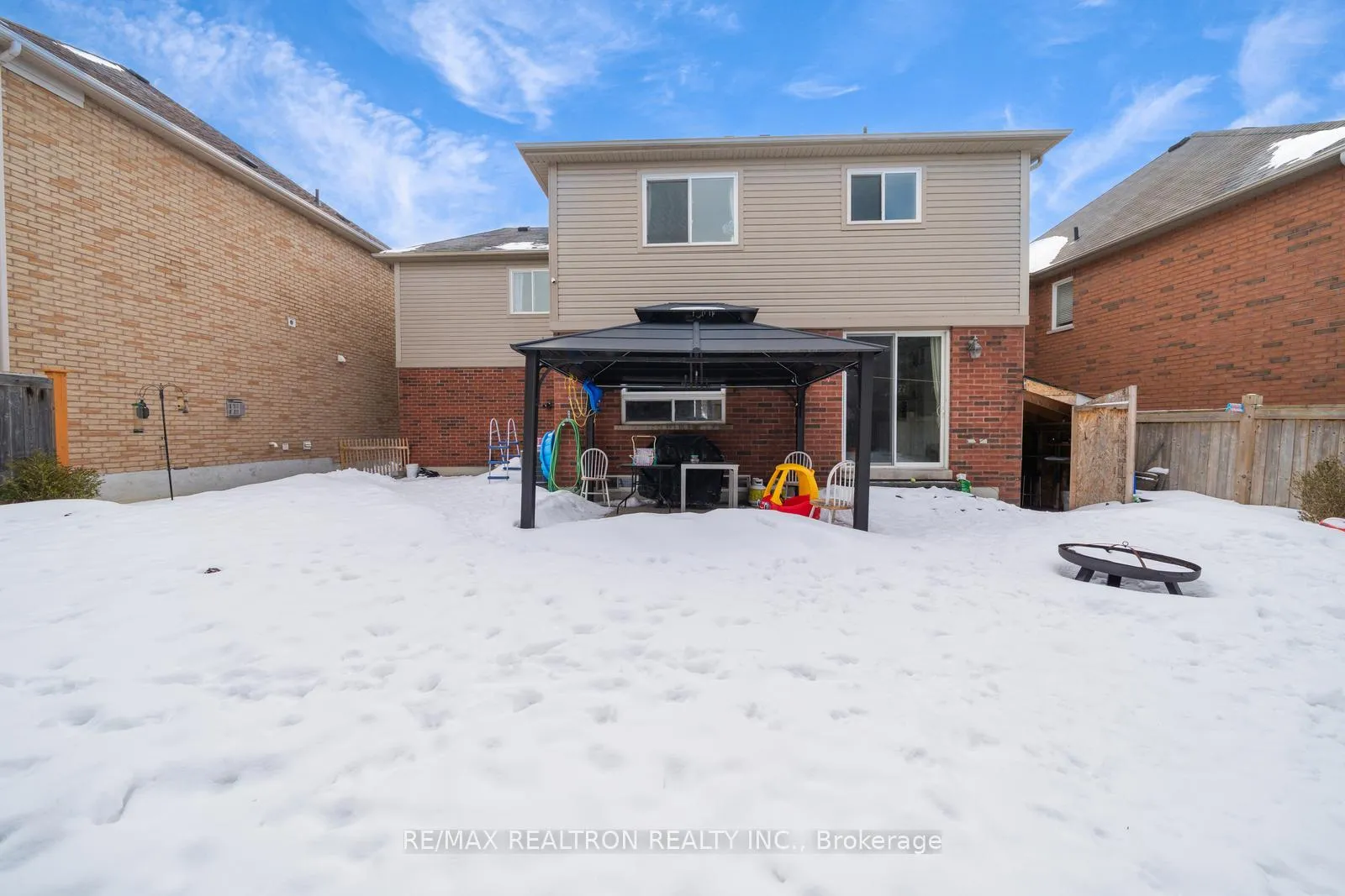Photo 18 of 22 Northern Dancer Drive, Oshawa, Windfields — HOMEH