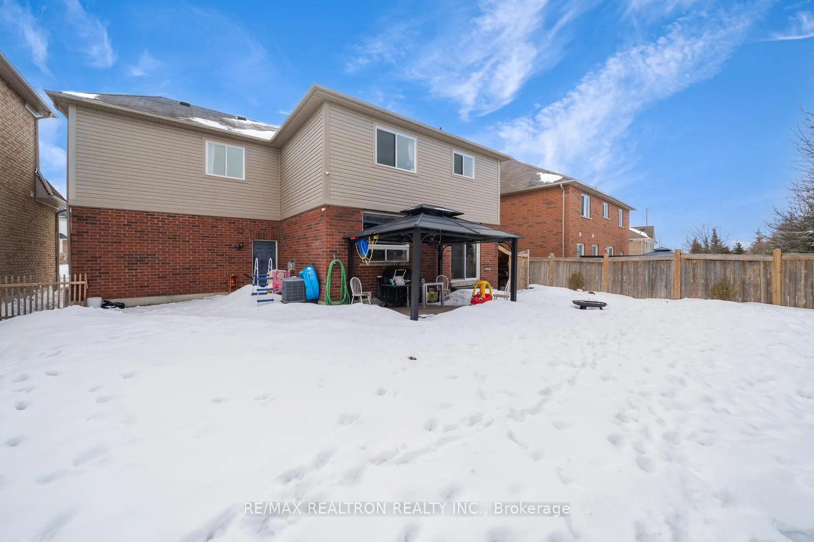 Photo 19 of 22 Northern Dancer Drive, Oshawa, Windfields — HOMEH