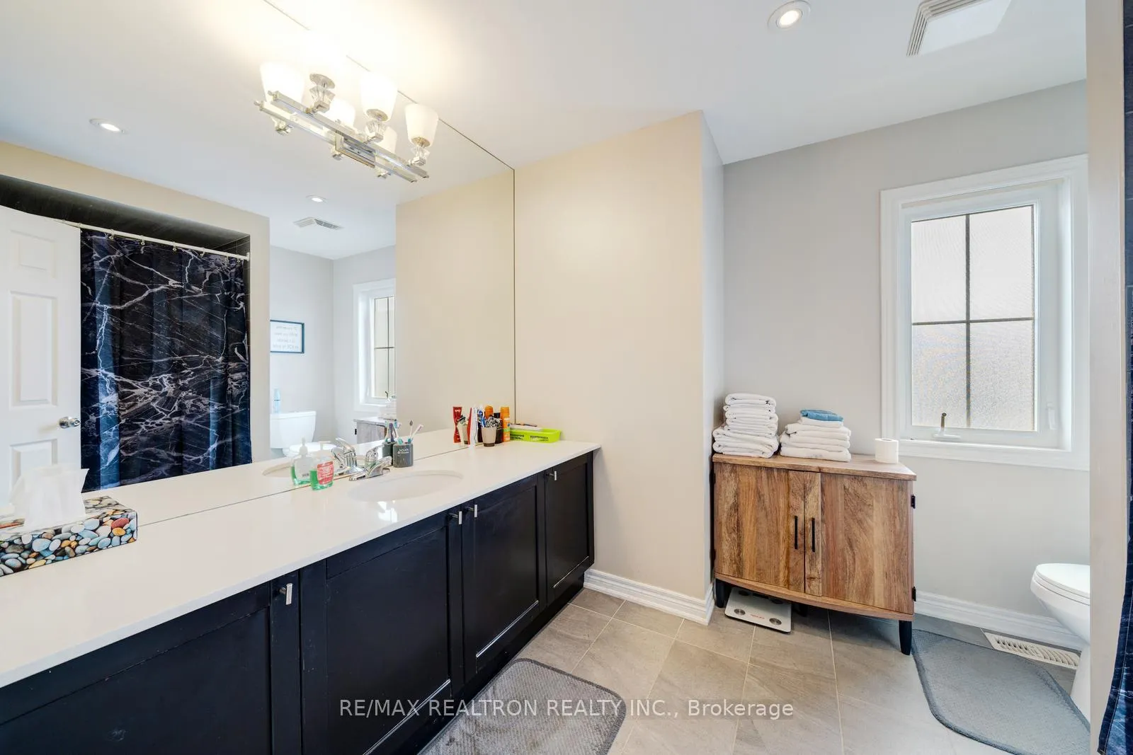 Photo 35 of 22 Northern Dancer Drive, Oshawa, Windfields — HOMEH