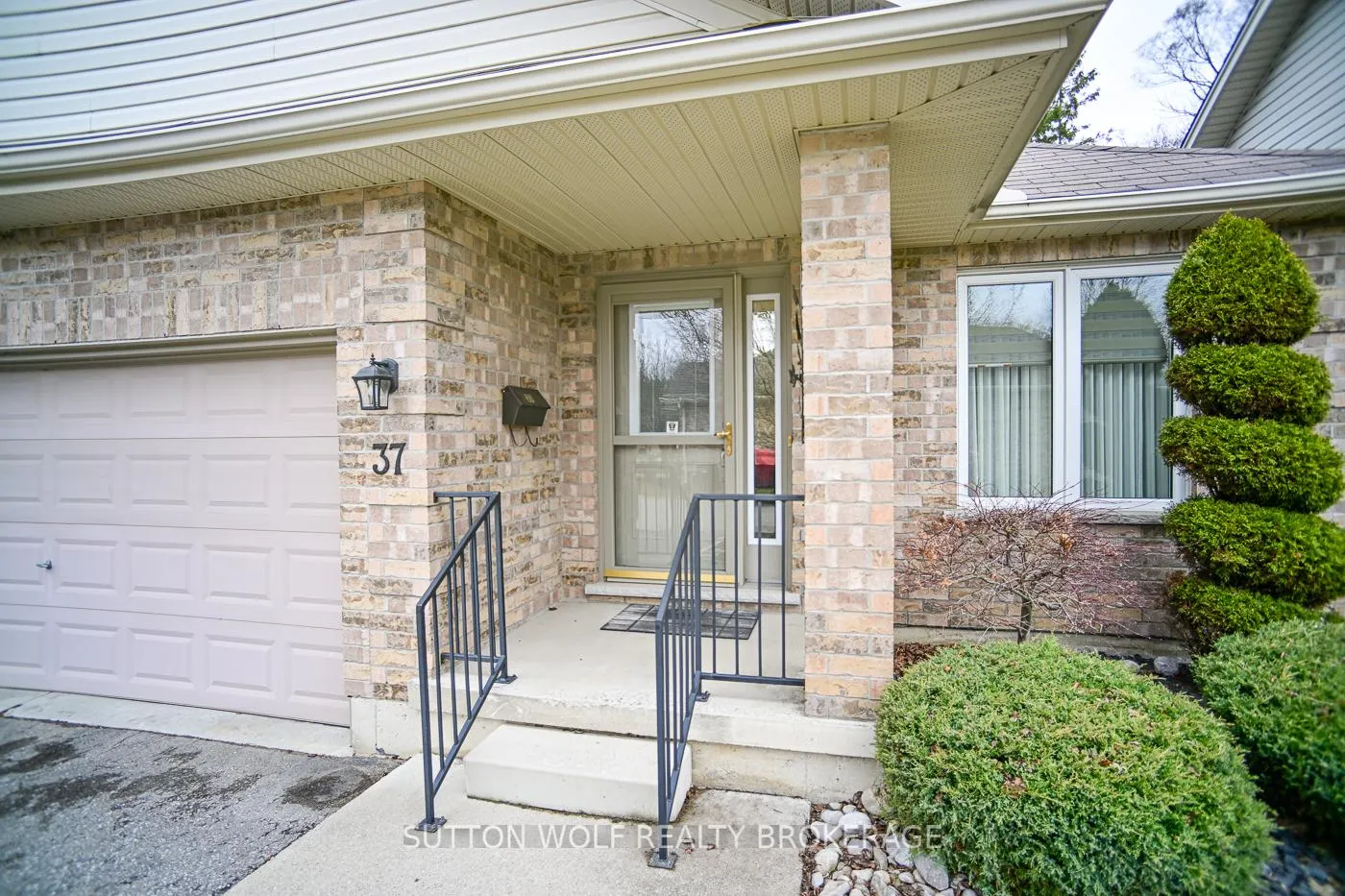 Photo 2 of Unit 7, 375 Scott Street E, Strathroy-Caradoc, SE — HOMEH