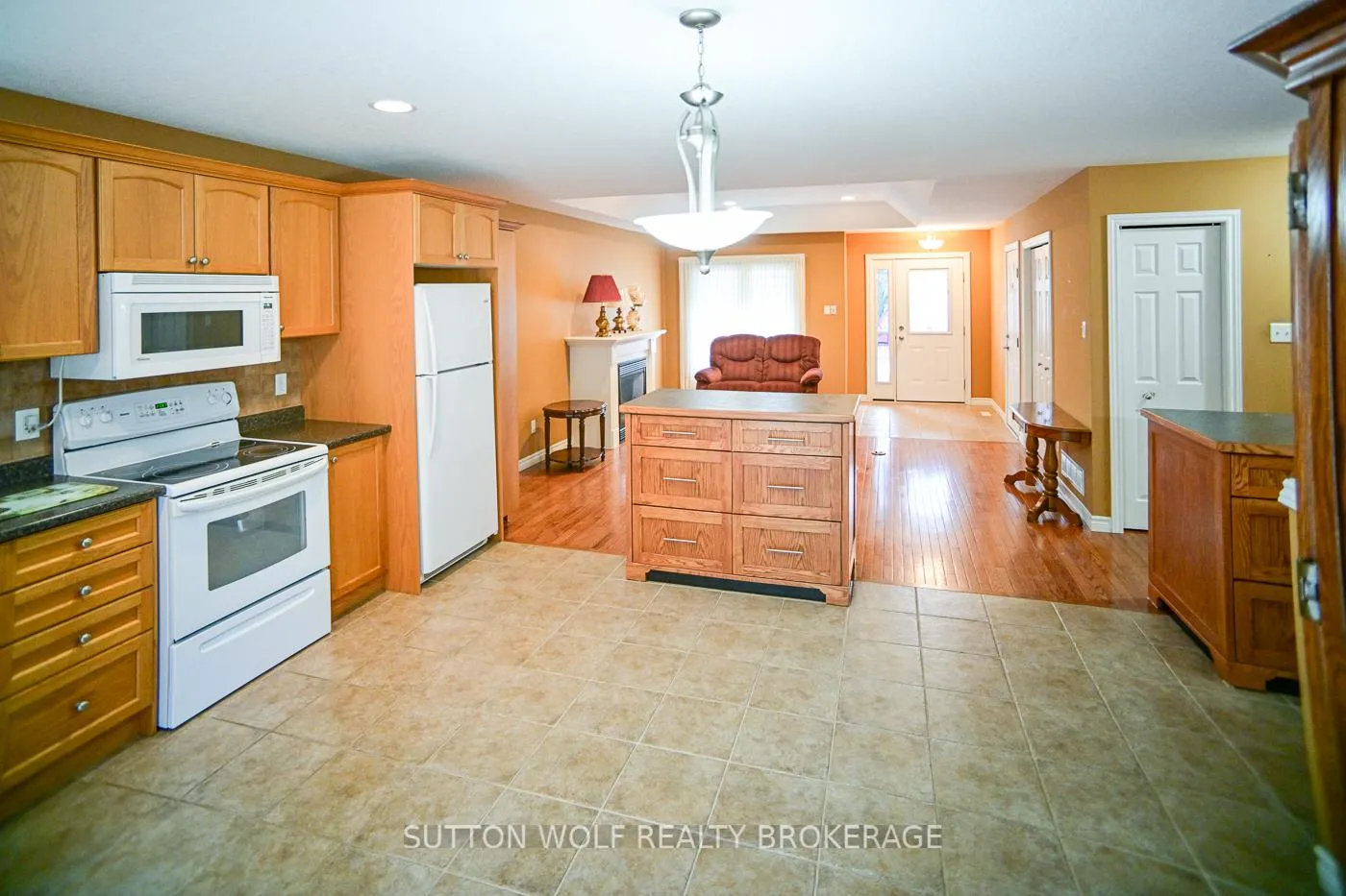 Photo 15 of Unit 7, 375 Scott Street E, Strathroy-Caradoc, SE — HOMEH