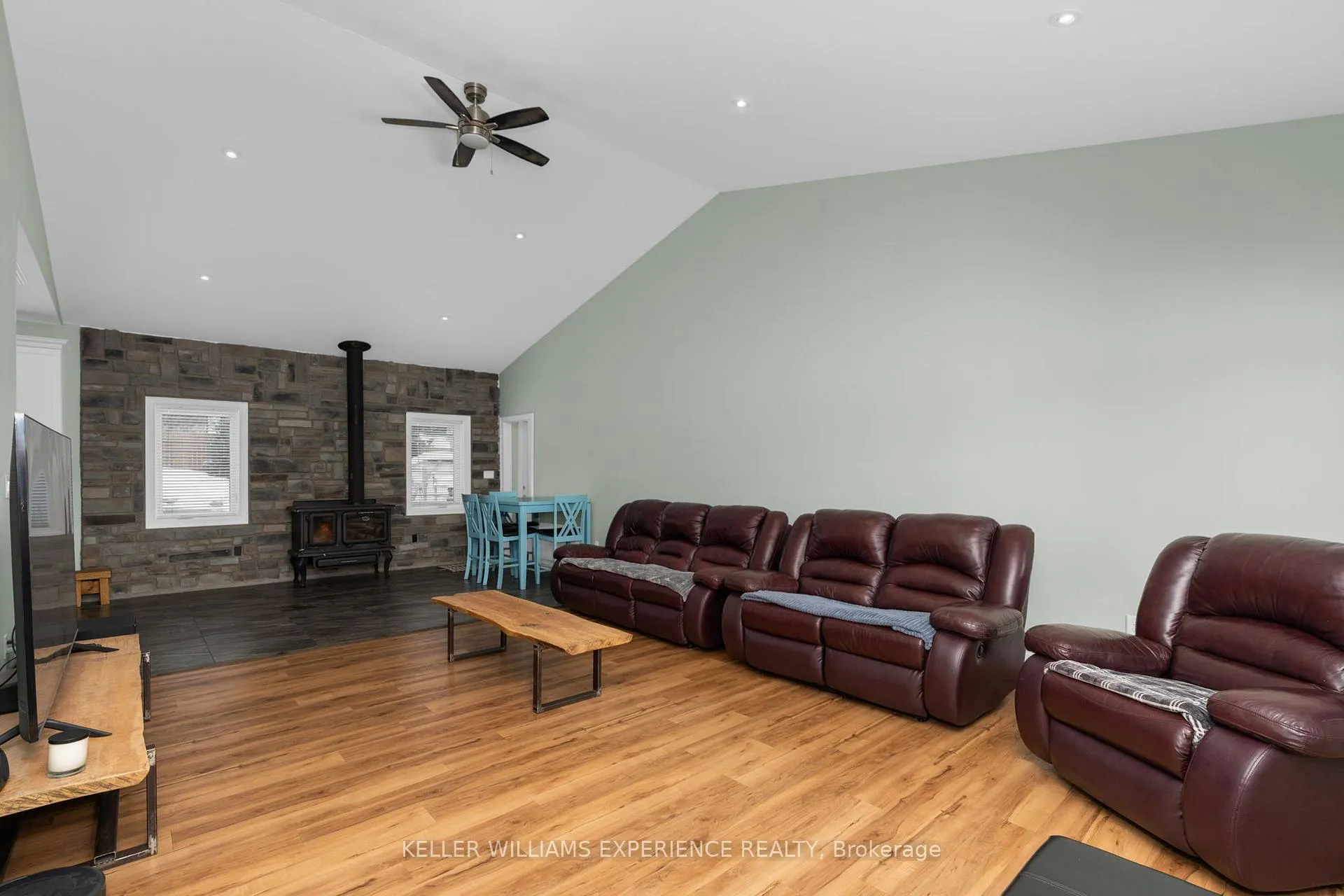 Photo 3 of 24 Rue Helene, Tiny, Lafontaine — HOMEH