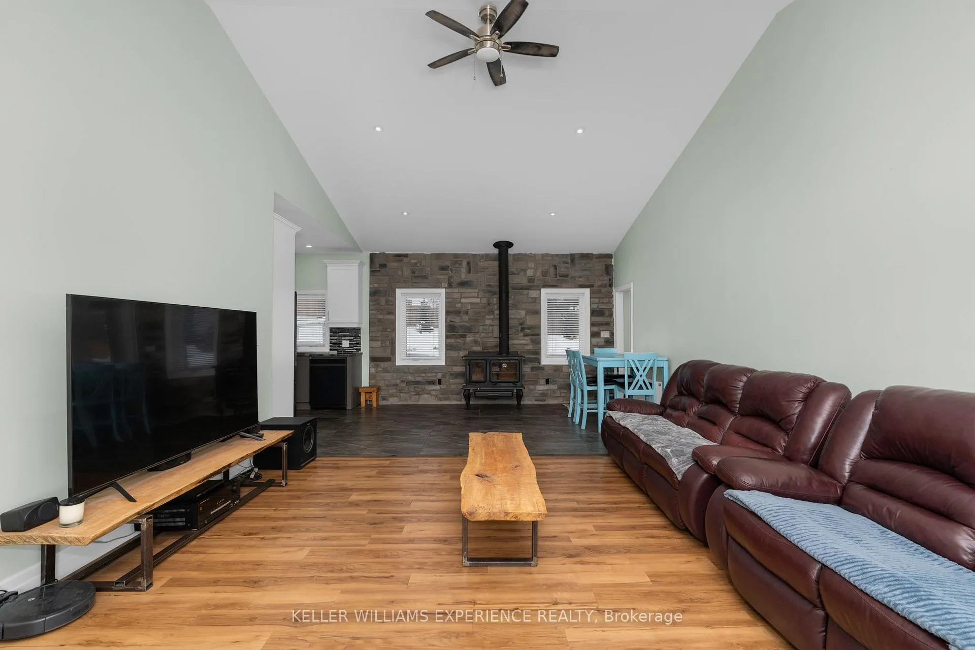 Photo 4 of 24 Rue Helene, Tiny, Lafontaine — HOMEH