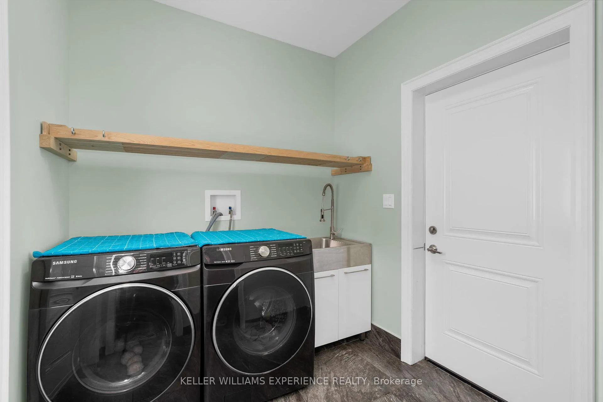 Photo 16 of 24 Rue Helene, Tiny, Lafontaine — HOMEH