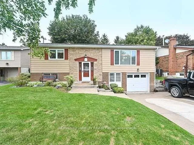 Photo 1 of 22 Sir Bedevere Place, Markham, Markham Village — HOMEH