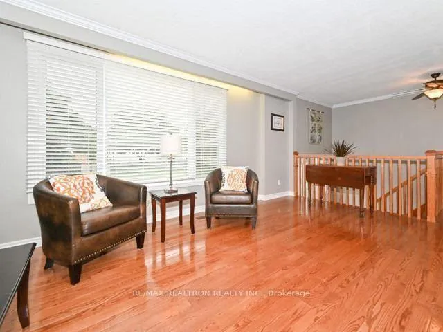 Photo 2 of 22 Sir Bedevere Place, Markham, Markham Village — HOMEH