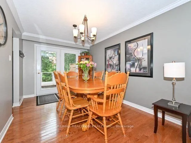 Photo 4 of 22 Sir Bedevere Place, Markham, Markham Village — HOMEH