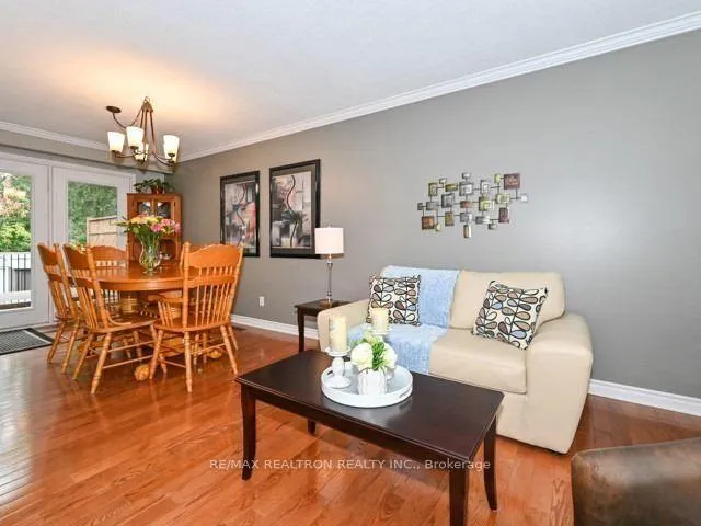 Photo 5 of 22 Sir Bedevere Place, Markham, Markham Village — HOMEH