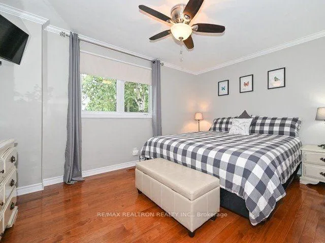 Photo 8 of 22 Sir Bedevere Place, Markham, Markham Village — HOMEH