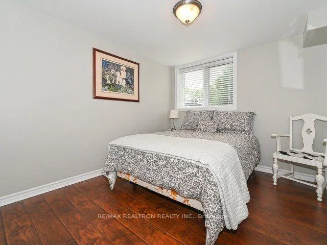 Photo 10 of 22 Sir Bedevere Place, Markham, Markham Village — HOMEH