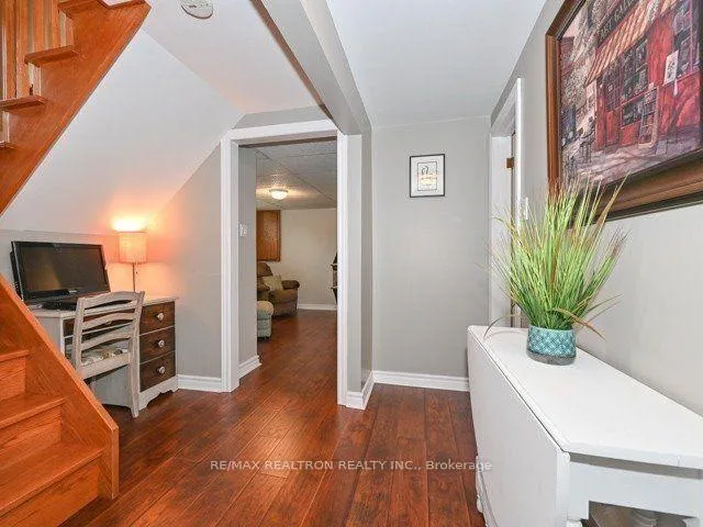 Photo 12 of 22 Sir Bedevere Place, Markham, Markham Village — HOMEH