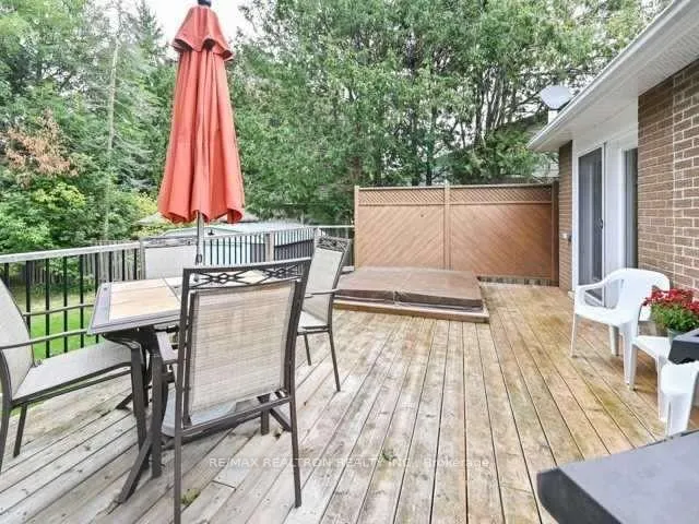 Photo 17 of 22 Sir Bedevere Place, Markham, Markham Village — HOMEH