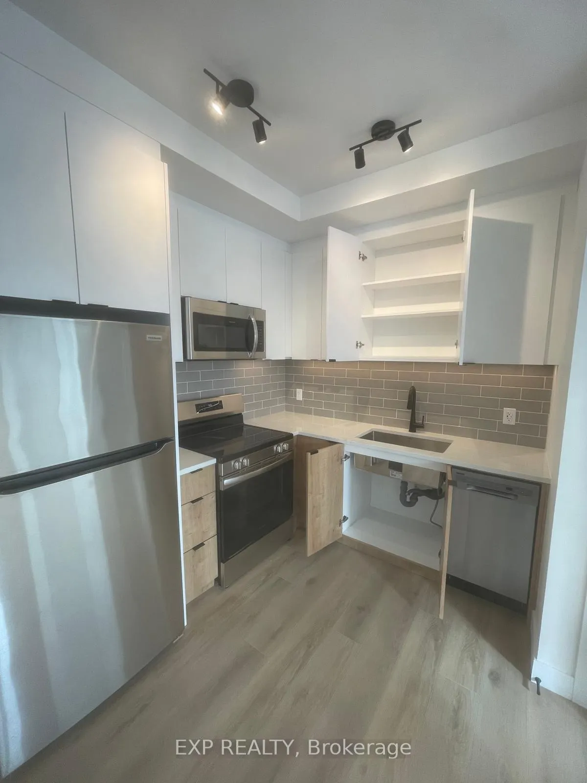 Photo 12 of Unit 210, 1600 James Naismith Drive, Ottawa, Pineview — HOMEH