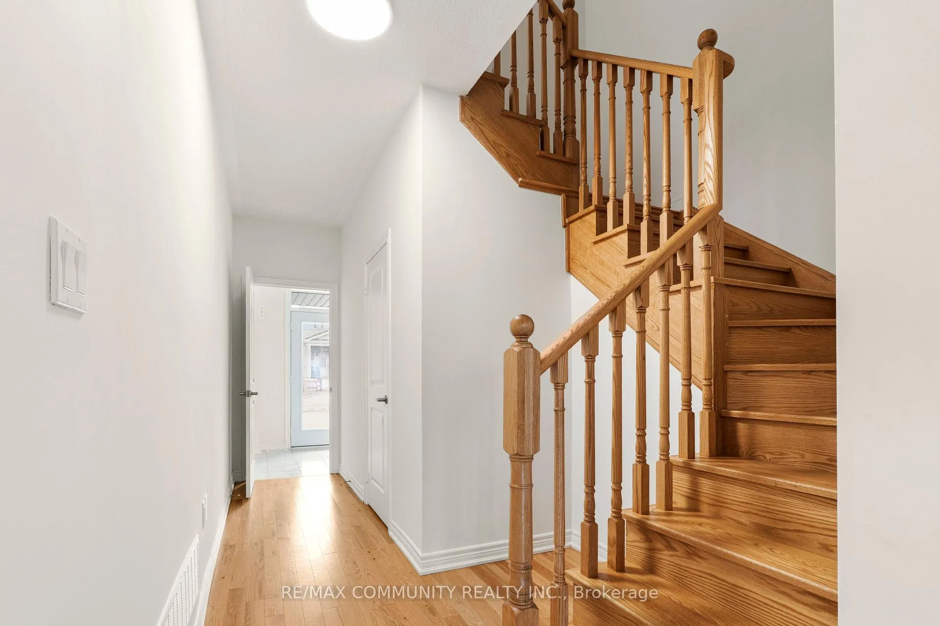 Photo 3 of 81 Armilia Place, Whitby, Rural Whitby — HOMEH