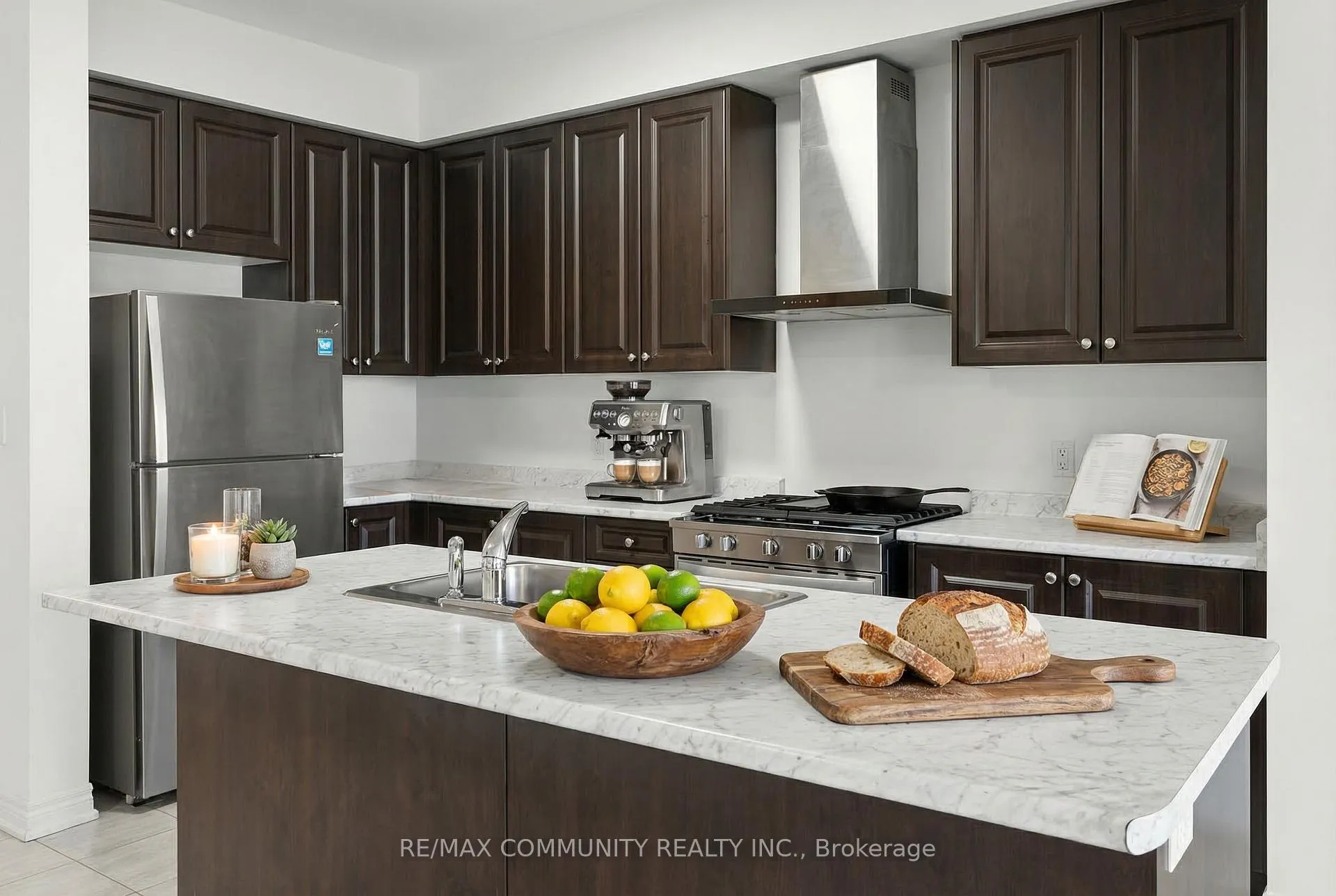 Photo 6 of 81 Armilia Place, Whitby, Rural Whitby — HOMEH