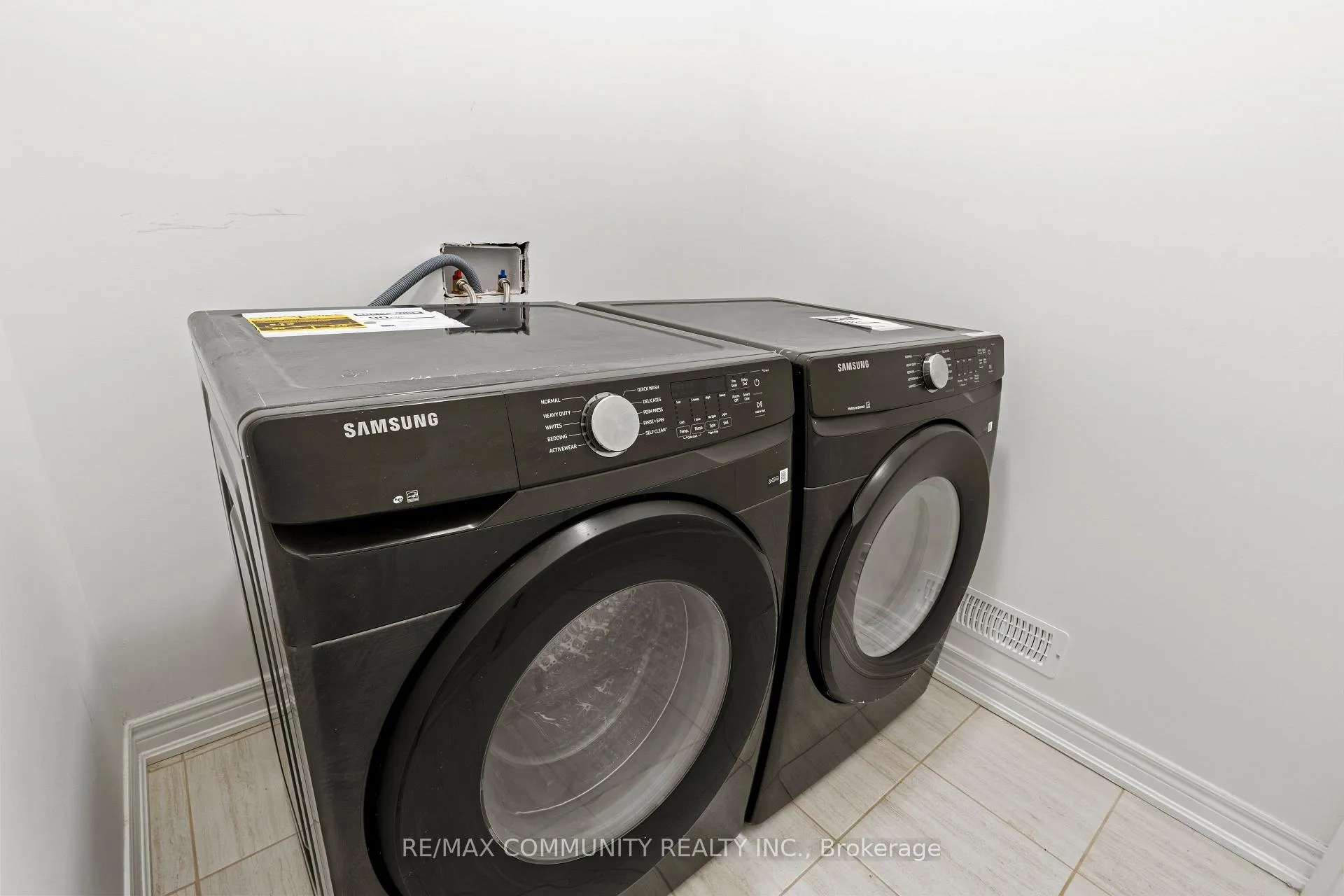 Photo 15 of 81 Armilia Place, Whitby, Rural Whitby — HOMEH