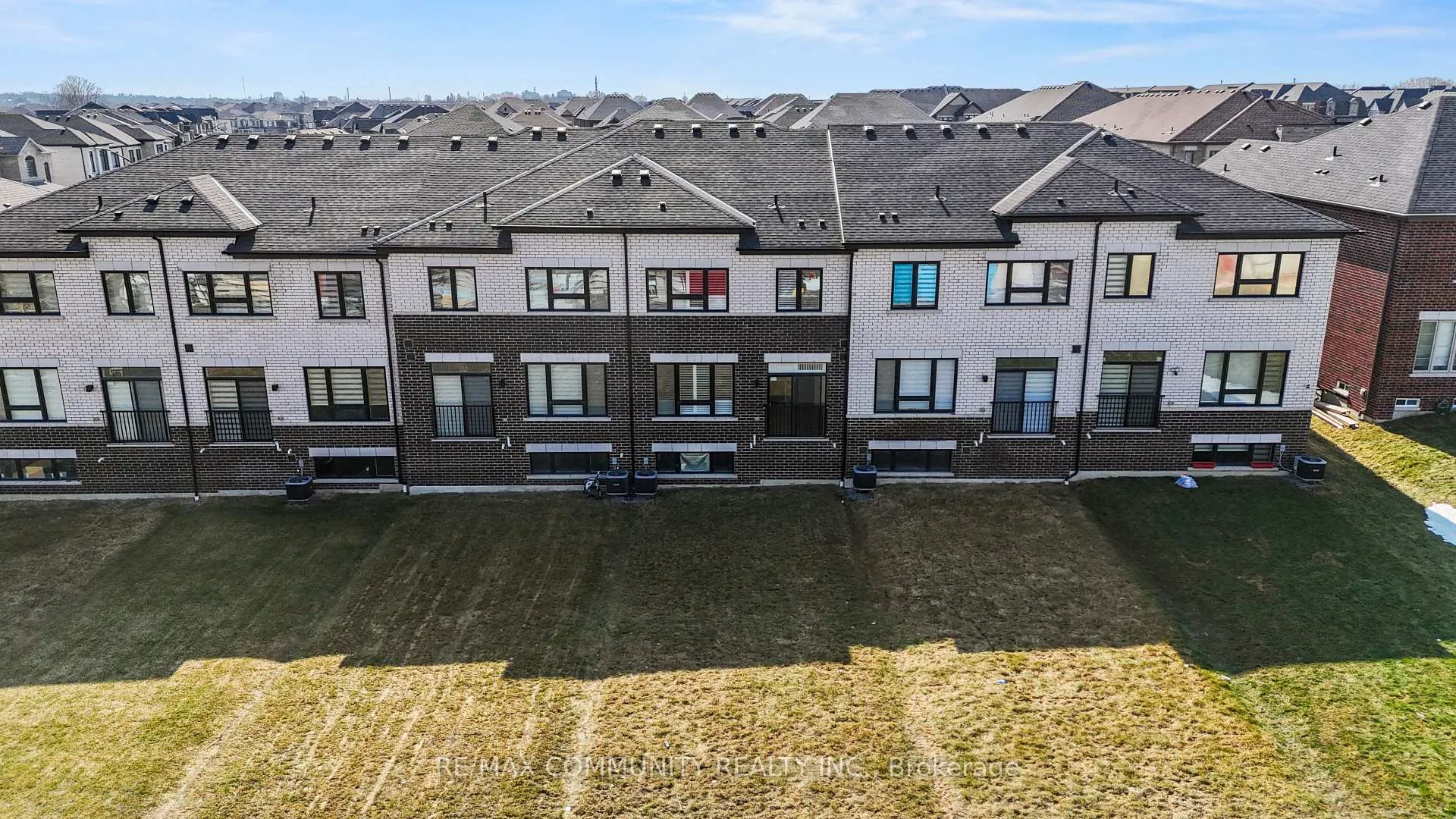 Photo 20 of 81 Armilia Place, Whitby, Rural Whitby — HOMEH