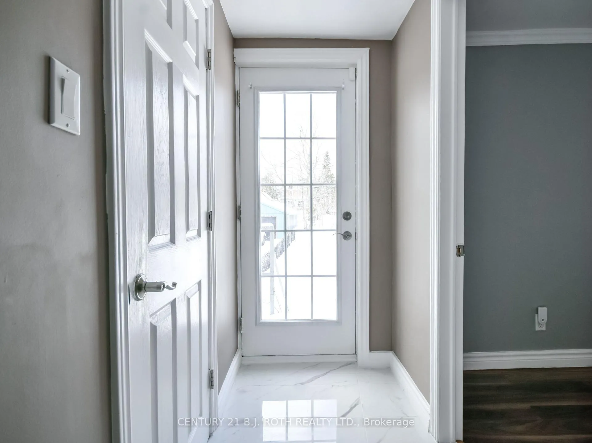 Photo 33 of 106 Jarvis Street, Orillia — HOMEH